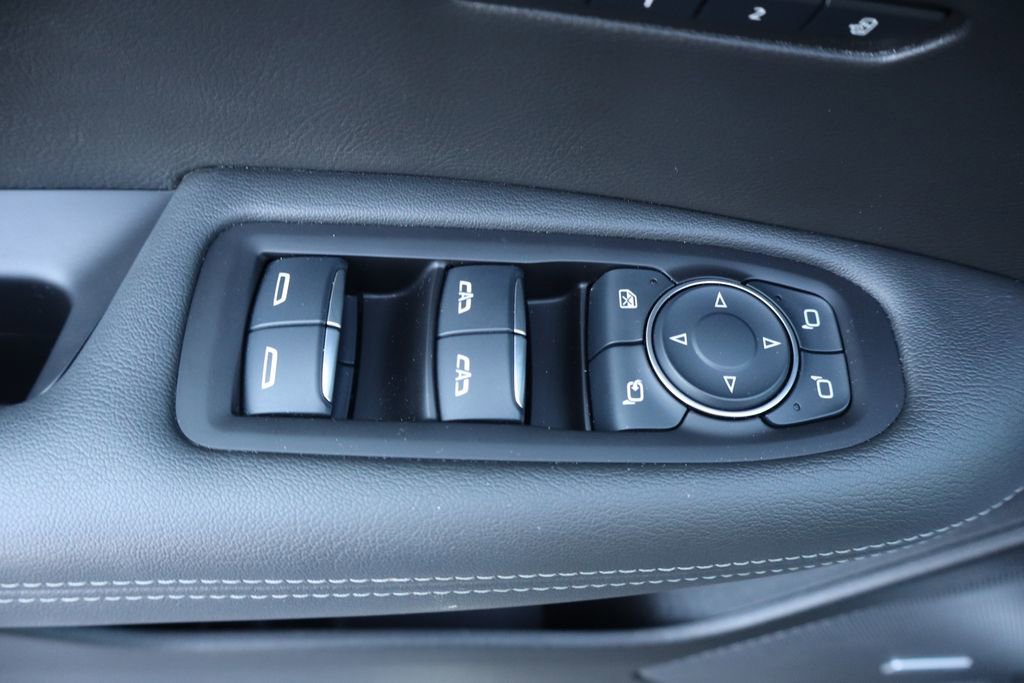 Used 2025 Cadillac XT6 Premium Luxury image 31