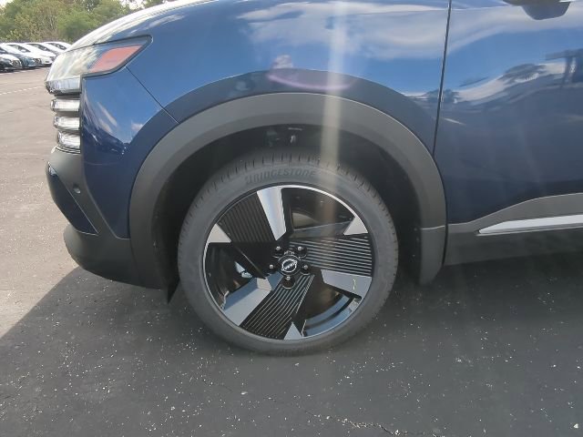 New 2026 Nissan Kicks SR w/ SR Premium Package AWD/4WD image 2