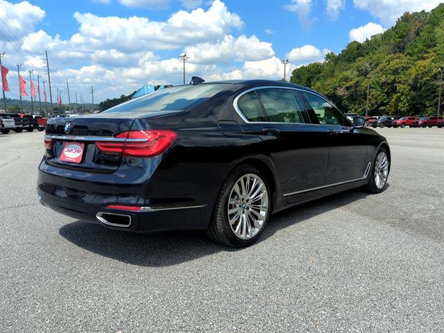 Used 2019 BMW 750i xDrive w/ Executive Package image 11