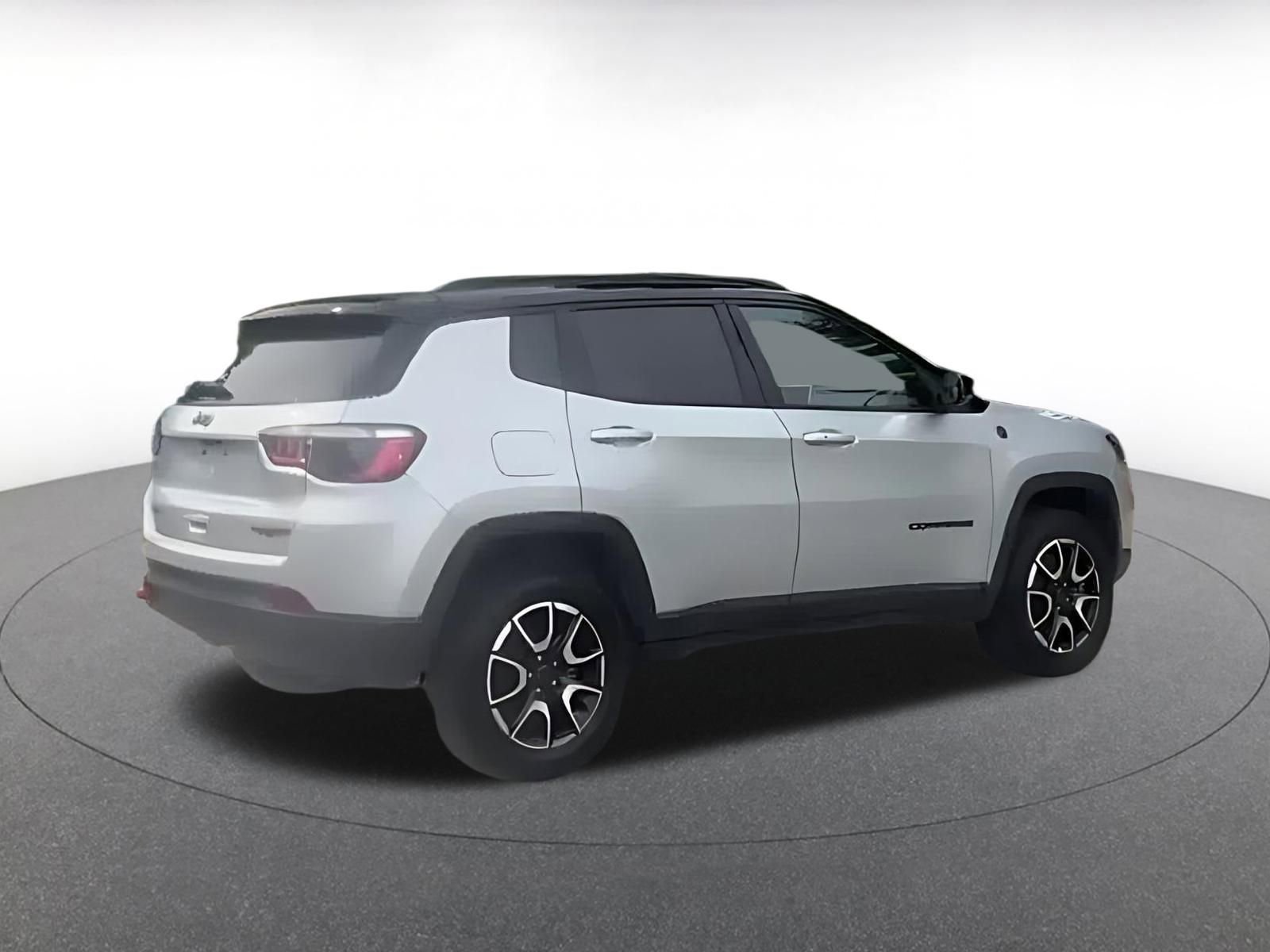 Used 2025 Jeep Compass Trailhawk image 15