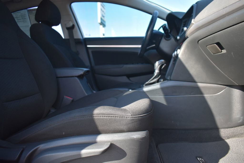 Used 2020 Hyundai Elantra Value Edition w/ Cargo Package (C1) FWD image 10
