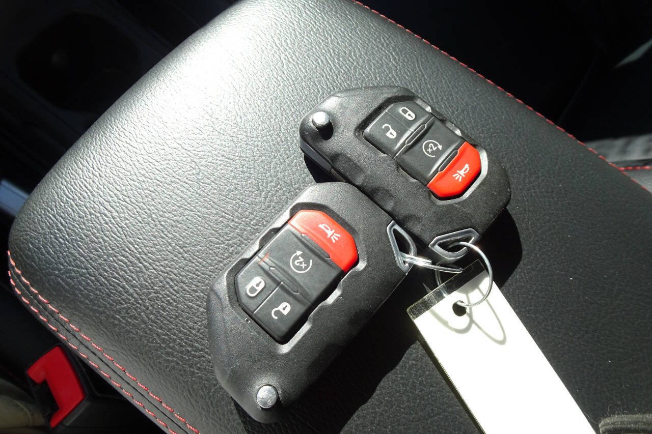 Used 2020 Jeep Gladiator Rubicon AWD/4WD image 32