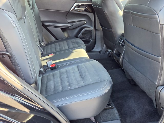 Used 2024 Mitsubishi Outlander SE AWD/4WD image 17