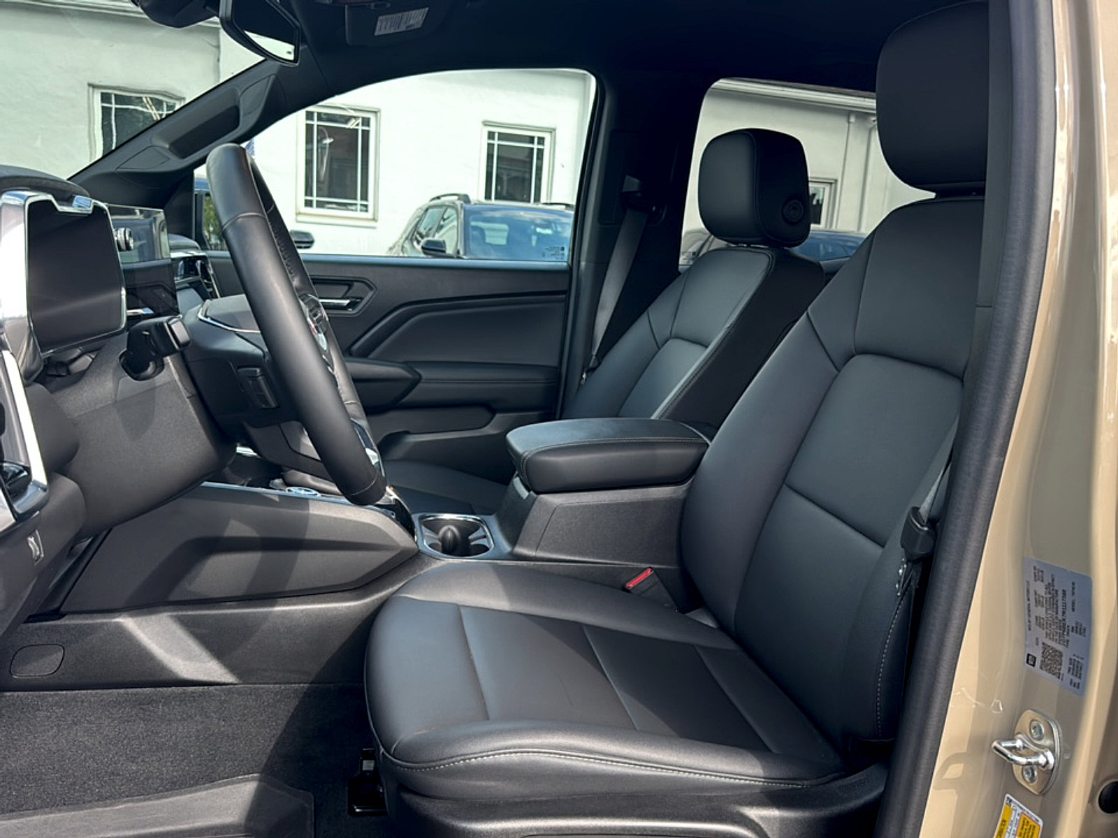 Used 2024 GMC Canyon Elevation w/ Elevation Premium Package AWD/4WD image 5