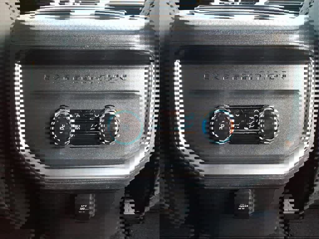 Used 2025 Ford Expedition Active image 18