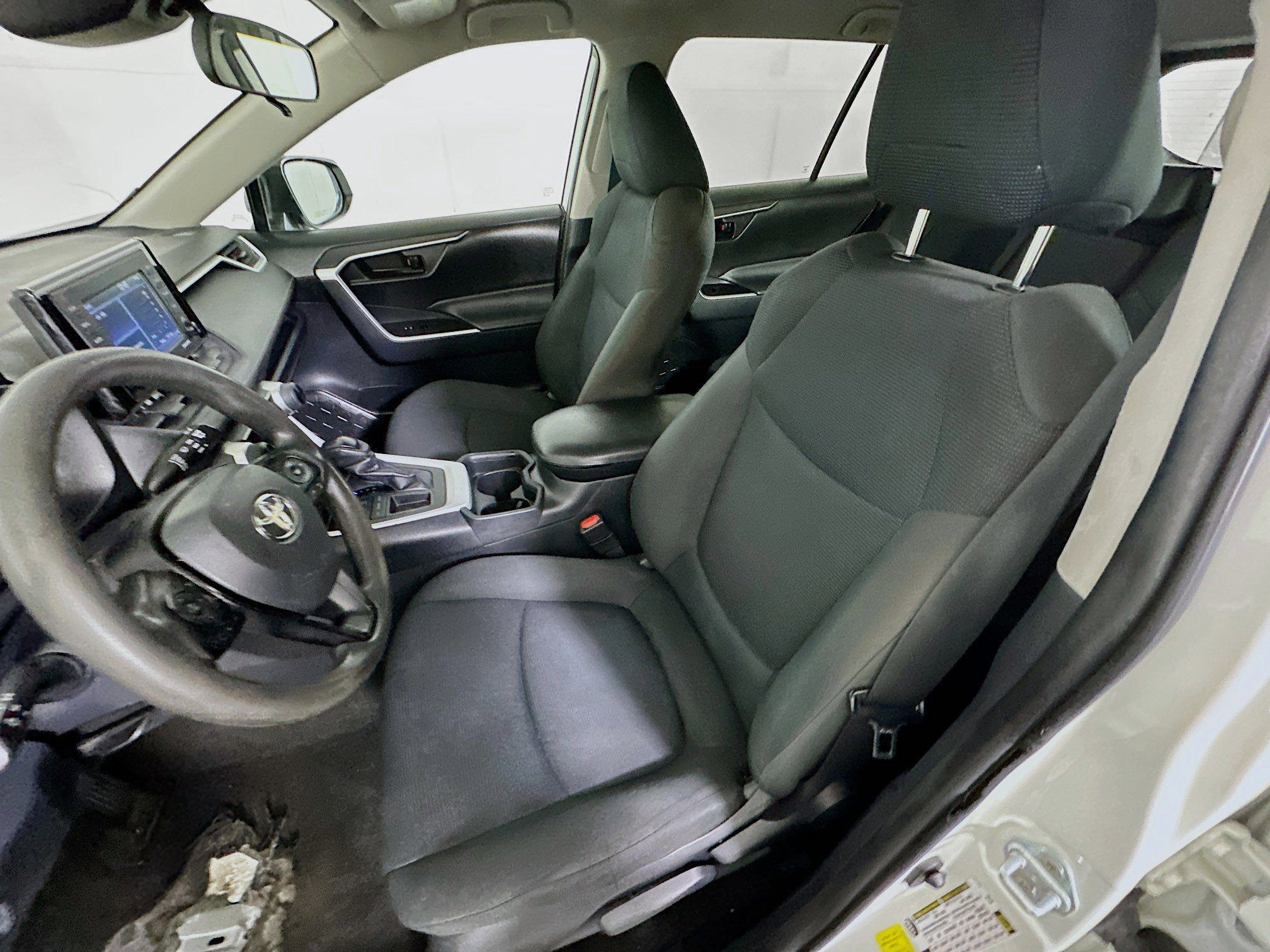 Used 2020 Toyota RAV4 LE FWD image 13