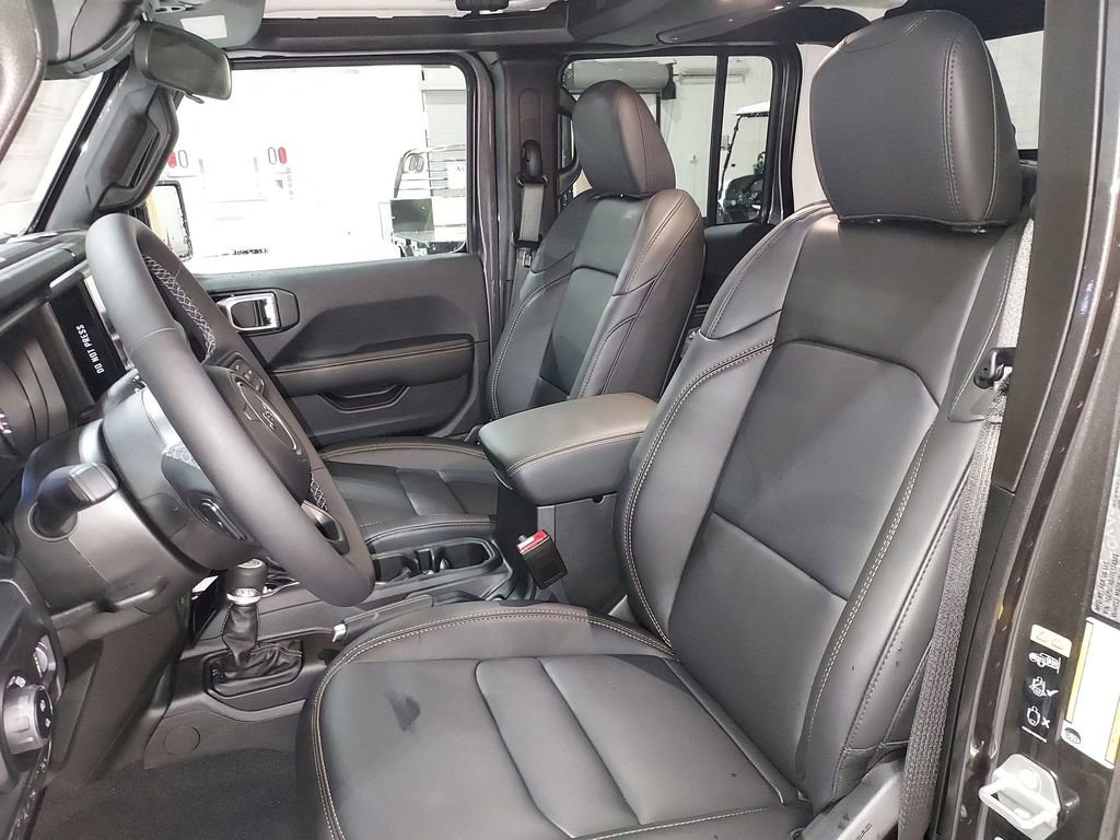 New 2026 Jeep Gladiator Sport AWD/4WD image 17