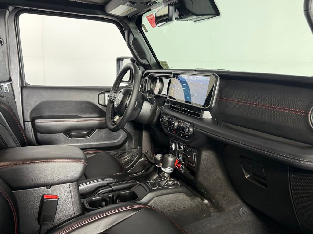 Certified 2025 Jeep Wrangler Unlimited Rubicon image 32