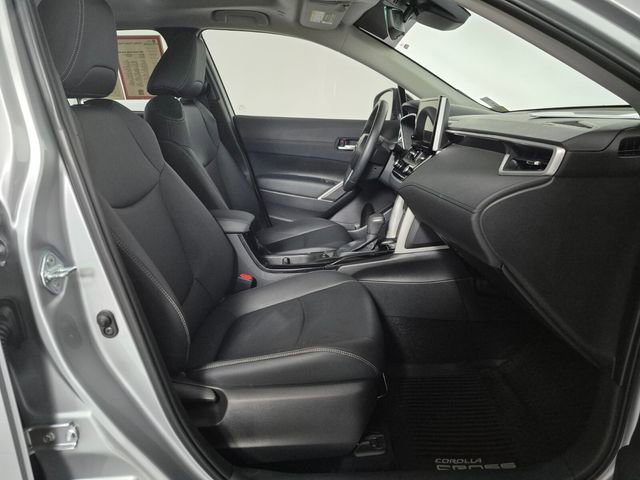 Certified 2025 Toyota Corolla Cross XLE FWD image 33