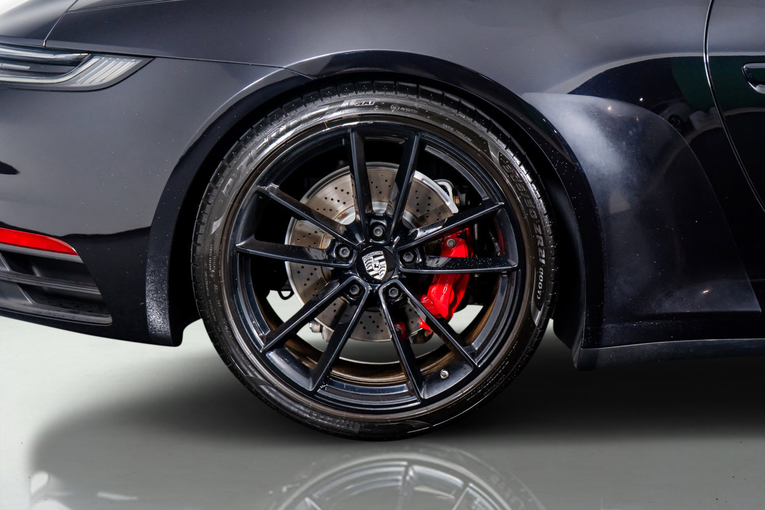 Used 2021 Porsche 911 Carrera 4S w/ Sport Package image 24