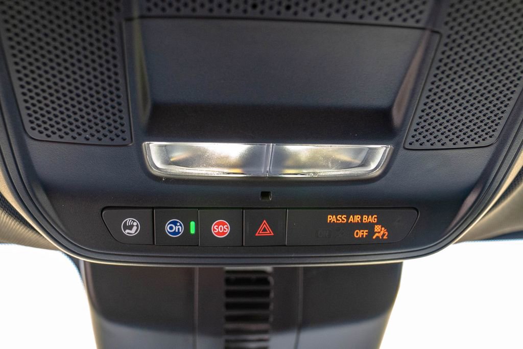 Used 2025 Chevrolet Traverse LT image 28