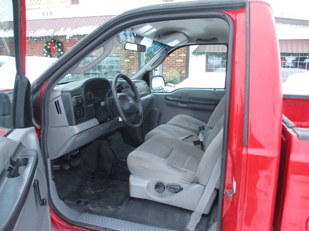 Used 2005 Ford F250 4x4 Regular Cab Super Duty image 6