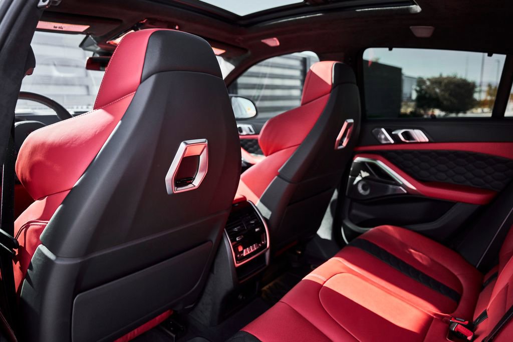 Used 2026 BMW X6 M Competition w/ Executive Package image 40