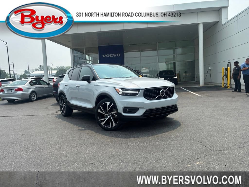 Used 2021 Volvo XC40 T5 R-Design w/ Climate Package AWD/4WD image 1