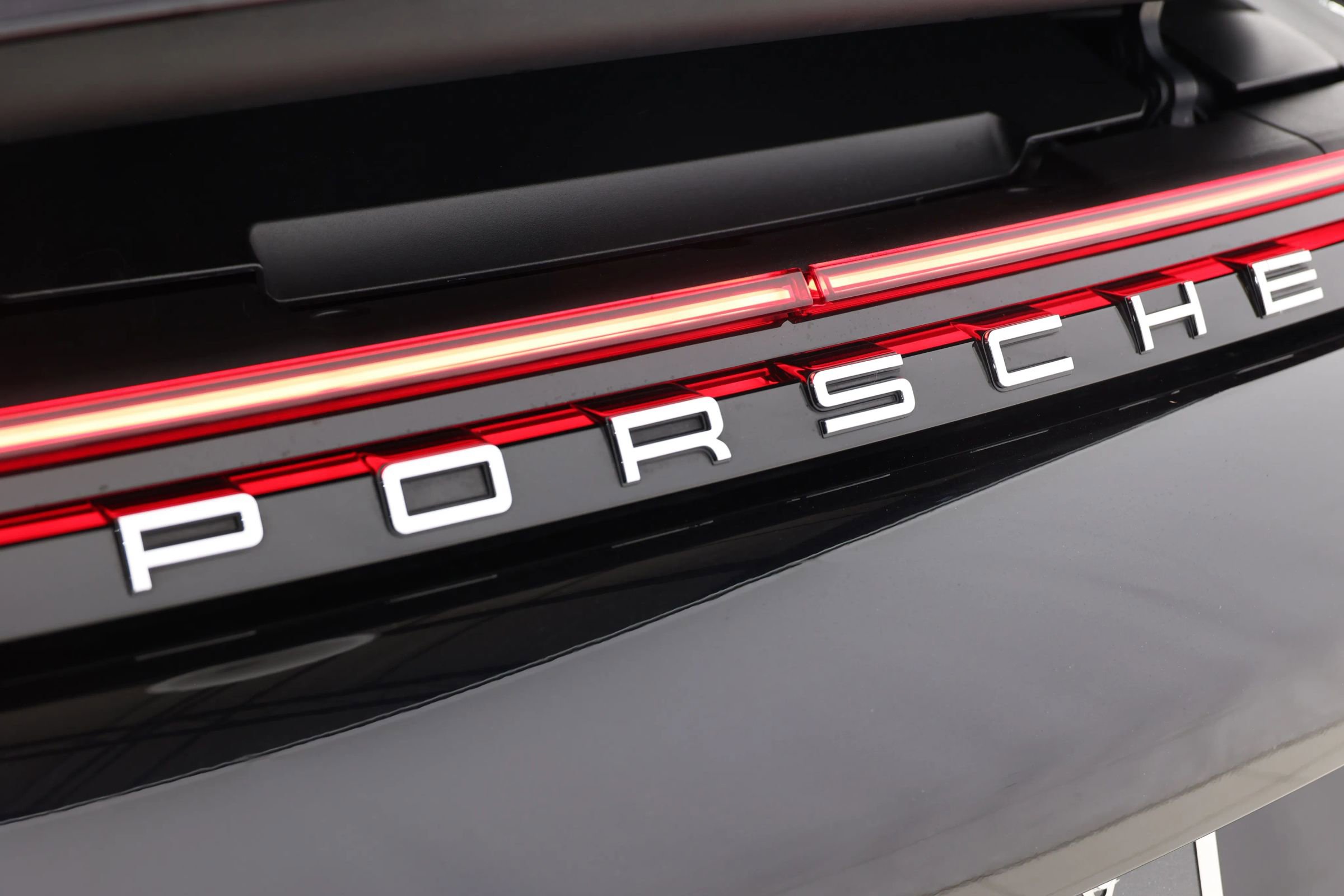 Used 2018 Porsche Panamera 4 Executive w/ Dark Walnut Interior Package image 74