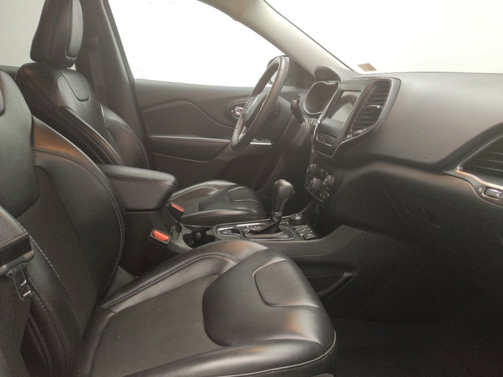 Used 2020 Jeep Cherokee Latitude Plus image 21