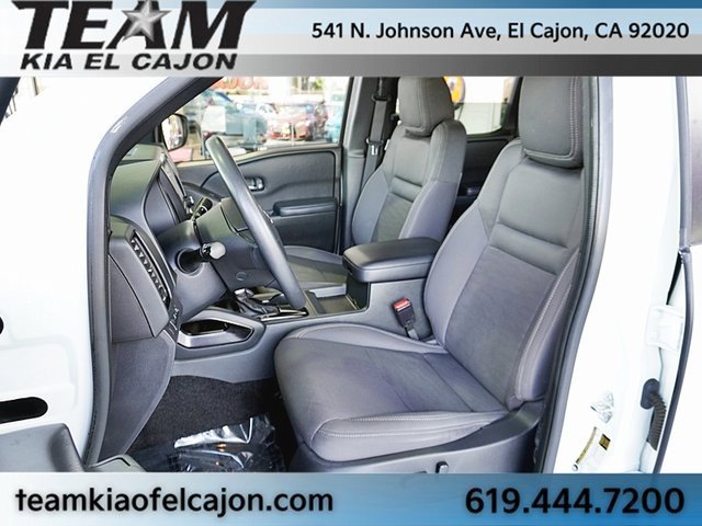 Used 2023 Nissan Frontier SV w/ Midnight Edition Package image 17