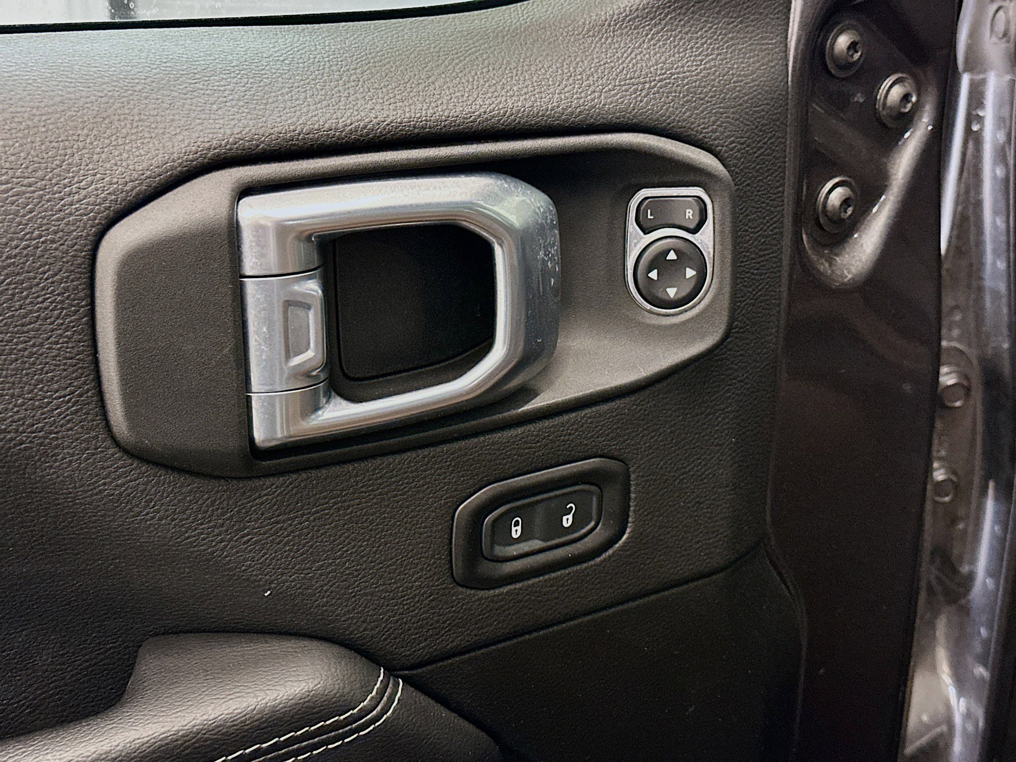 Used 2021 Jeep Wrangler Sahara w/ Cold Weather Group image 15