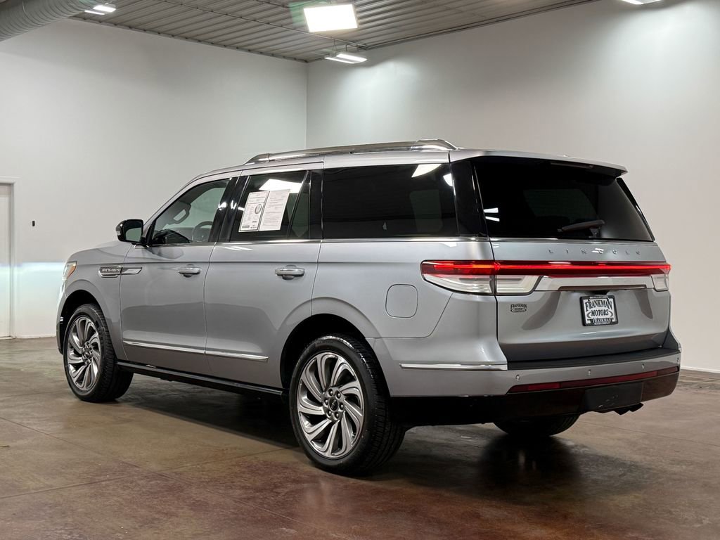 Used 2023 Lincoln Navigator Reserve image 5