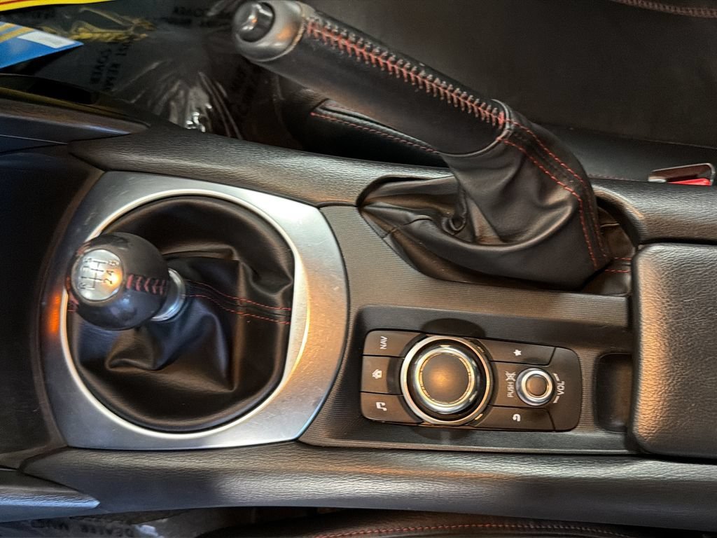 Used 2016 MAZDA MX-5 Miata Grand Touring RWD image 9