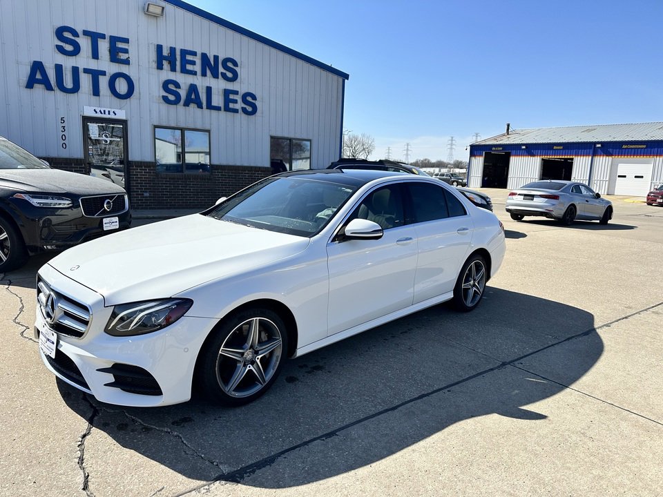 Used 2017 Mercedes-Benz E 300 4MATIC image 1
