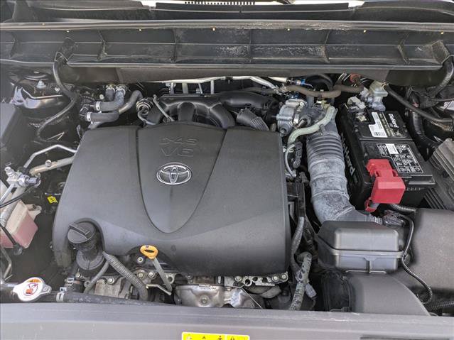 Used 2021 Toyota Highlander XLE FWD image 23