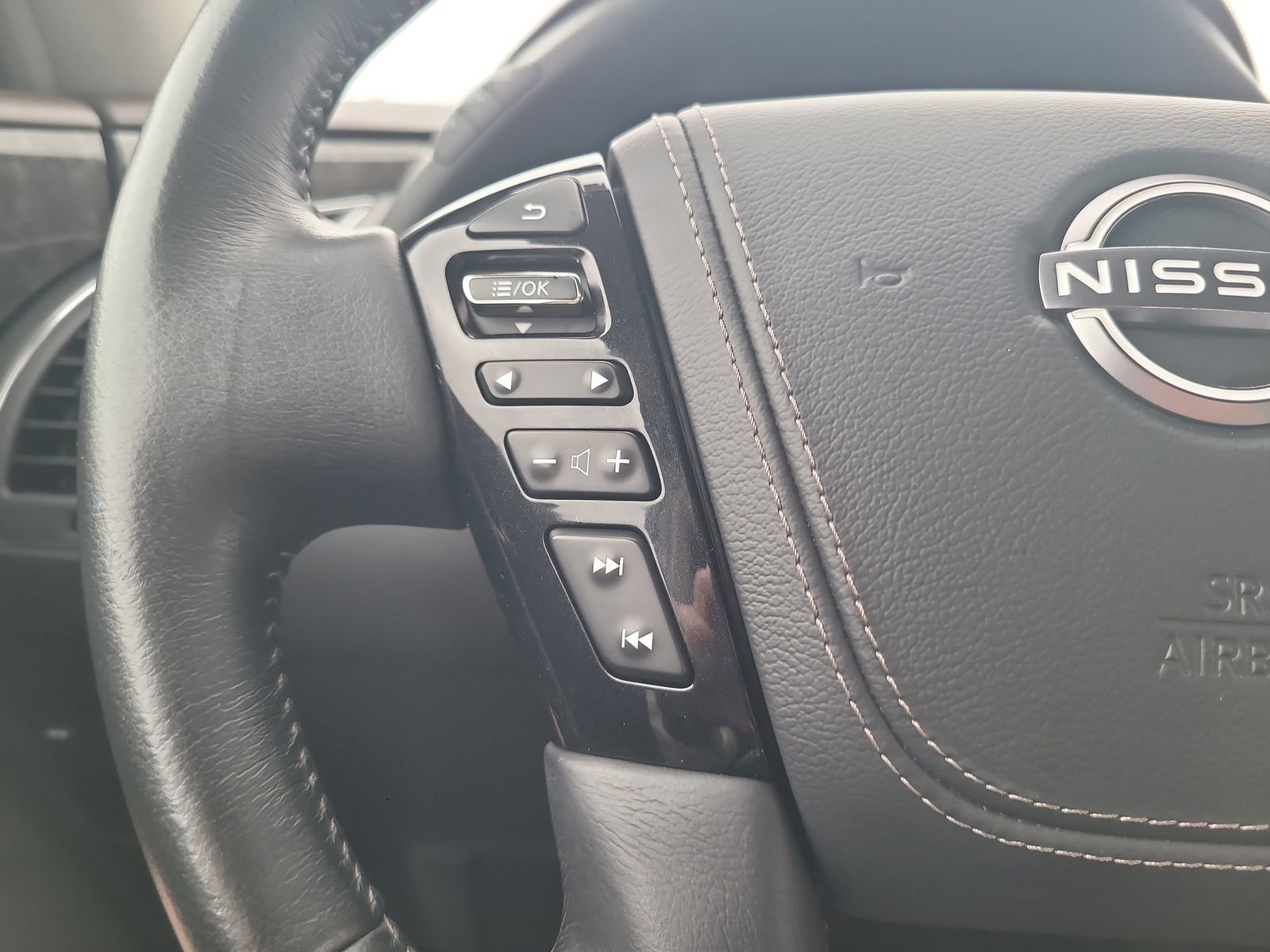 Used 2023 Nissan Armada Platinum w/ Captain's Chairs Package AWD/4WD image 14