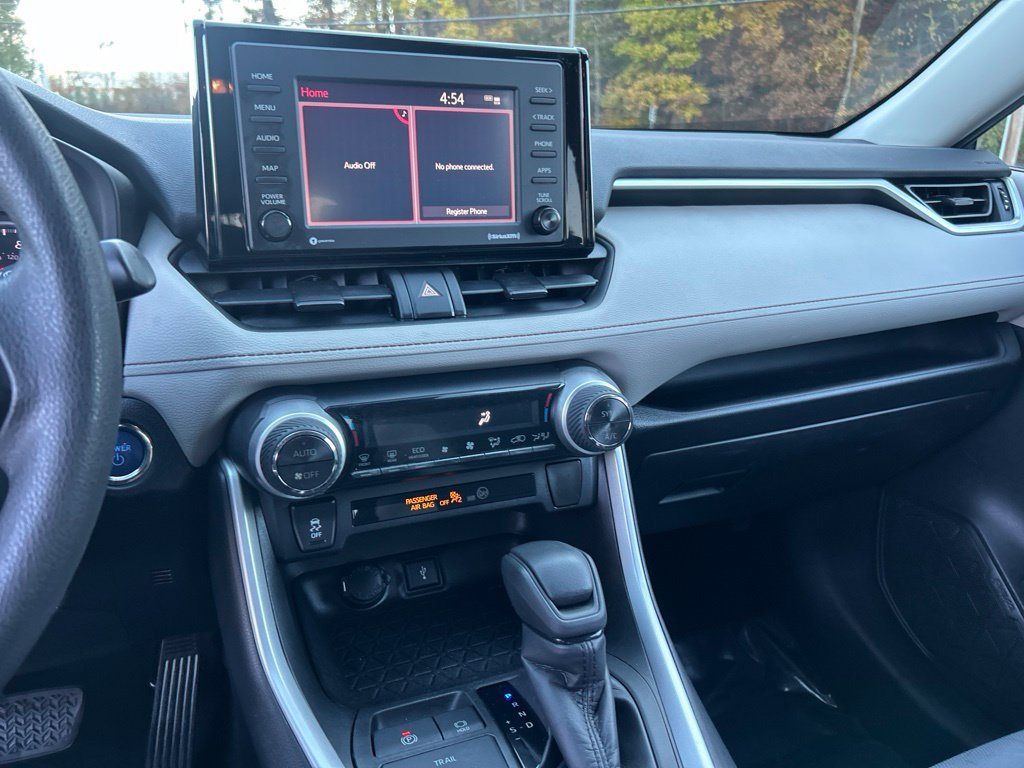 Used 2020 Toyota RAV4 XLE w/ Carpet Mat Package AWD/4WD image 17