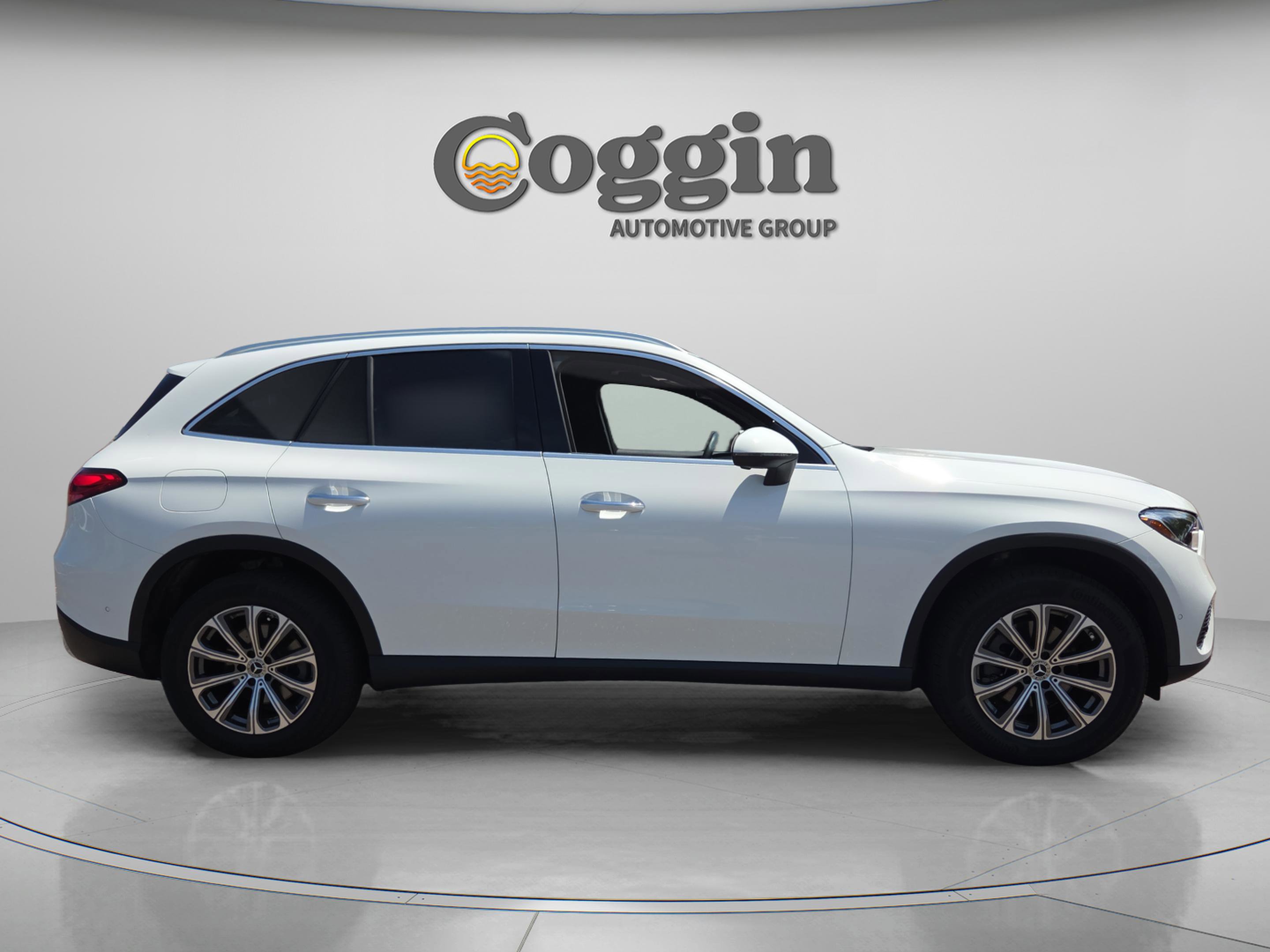 Used 2023 Mercedes-Benz GLC 300 4MATIC image 5