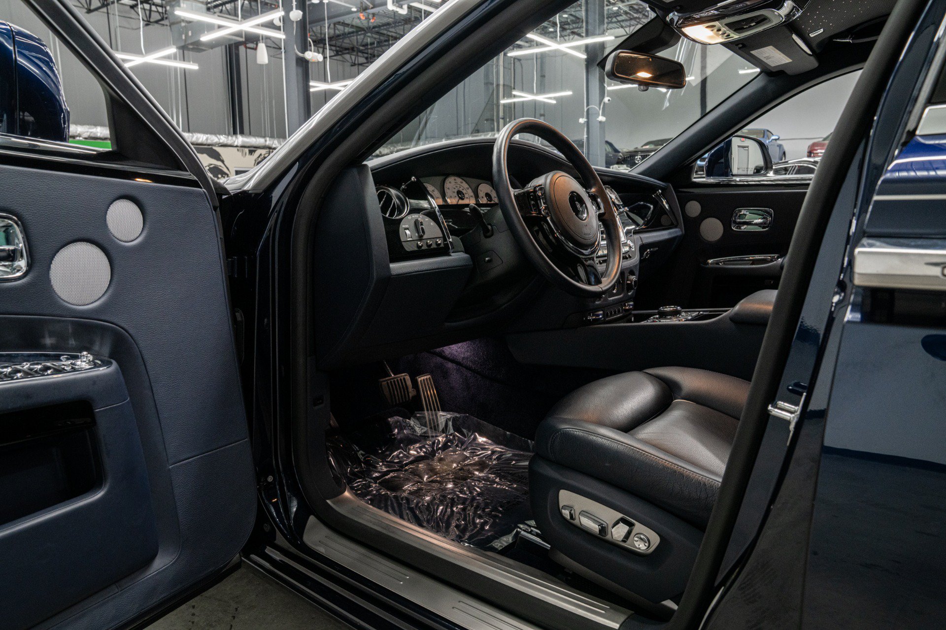 Used 2020 Rolls-Royce Ghost RWD image 49