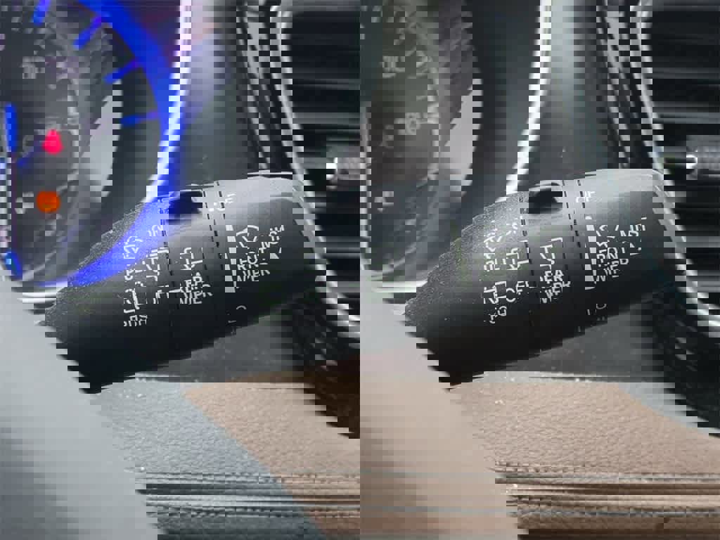 Used 2017 Chrysler Pacifica Limited image 25