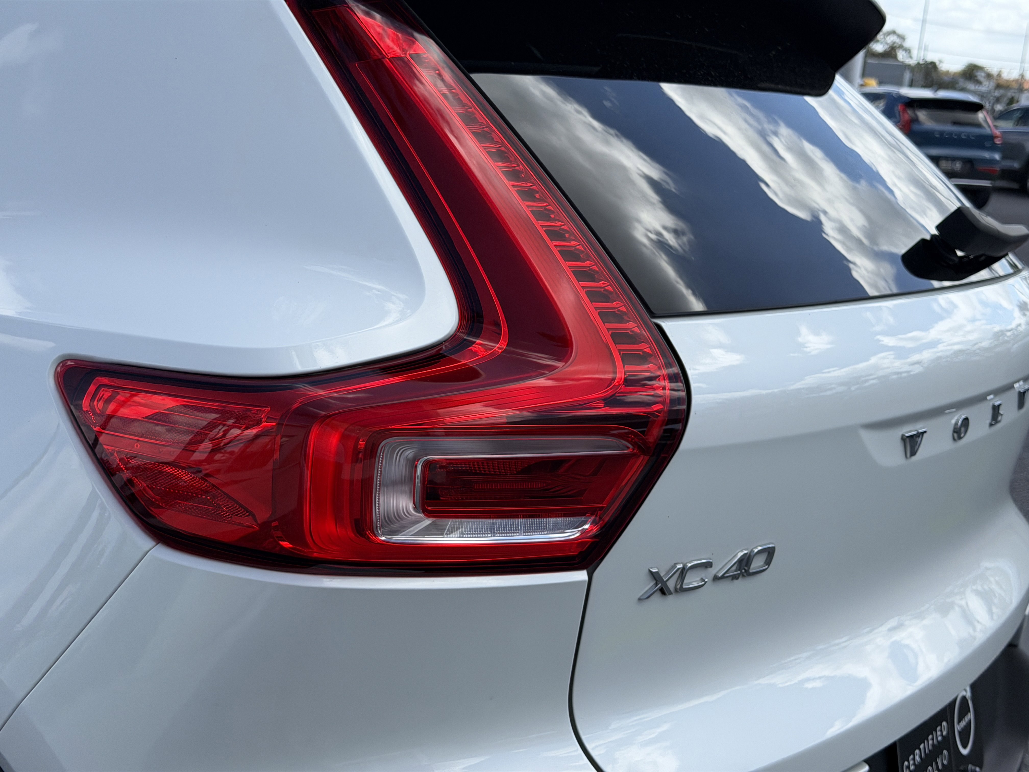 Certified 2023 Volvo XC40 B5 Plus w/ Protection Package Premier image 8