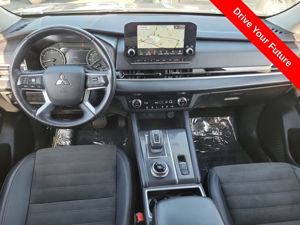 Used 2023 Mitsubishi Outlander SE FWD image 6