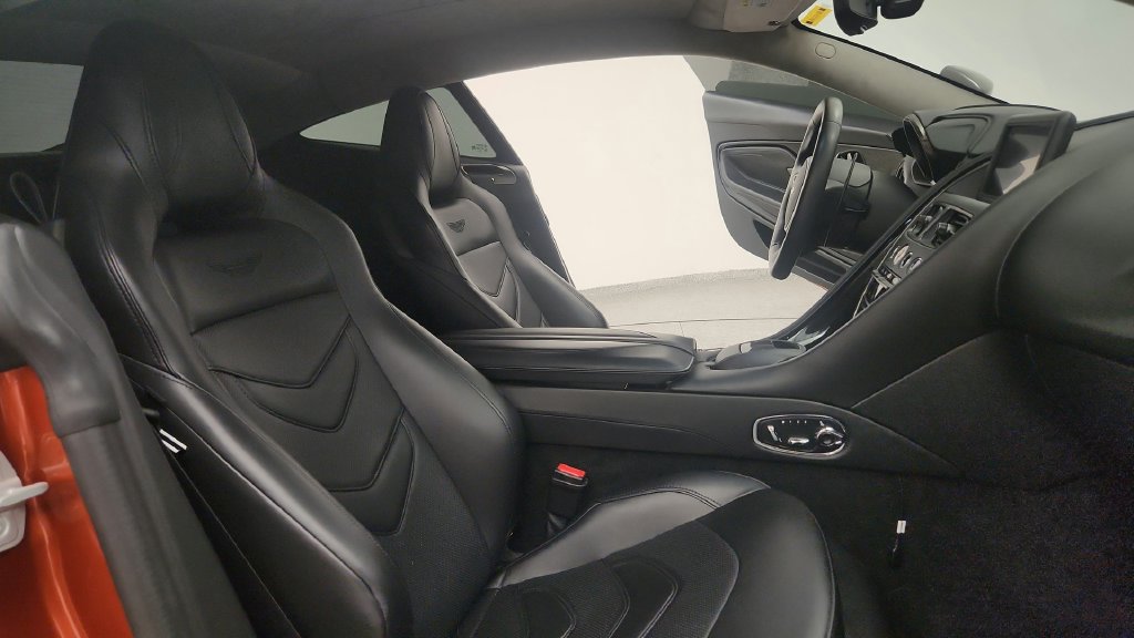 Used 2020 Aston Martin DBS Superleggera RWD image 38