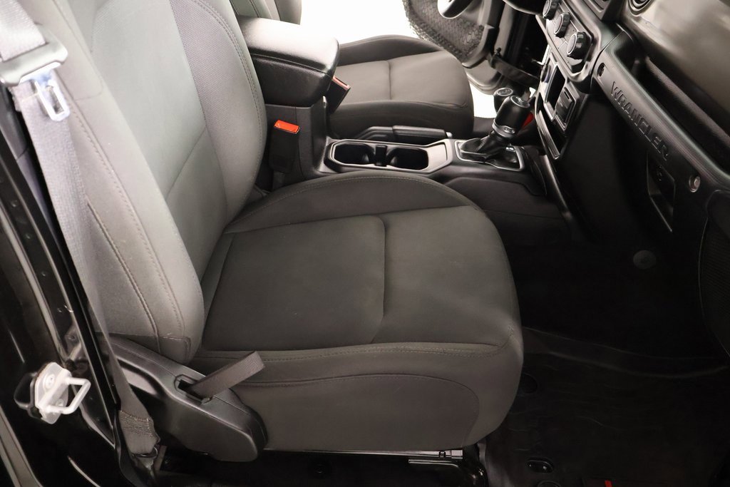 Used 2018 Jeep Wrangler Unlimited Sport image 12