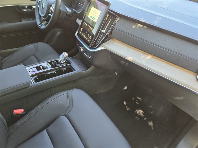 Certified 2025 Volvo XC90 T8 Plus w/ Protection Package Premier image 21