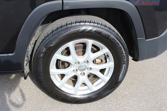 Used 2016 Jeep Cherokee Sport w/ Cold Weather Group AWD/4WD image 27