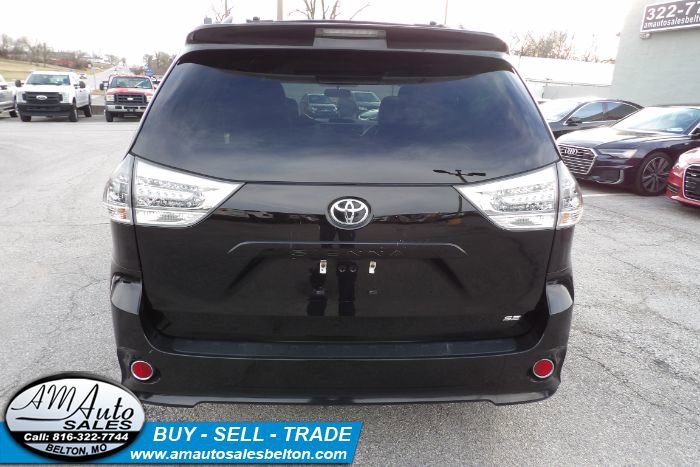 Used 2012 Toyota Sienna SE FWD image 4