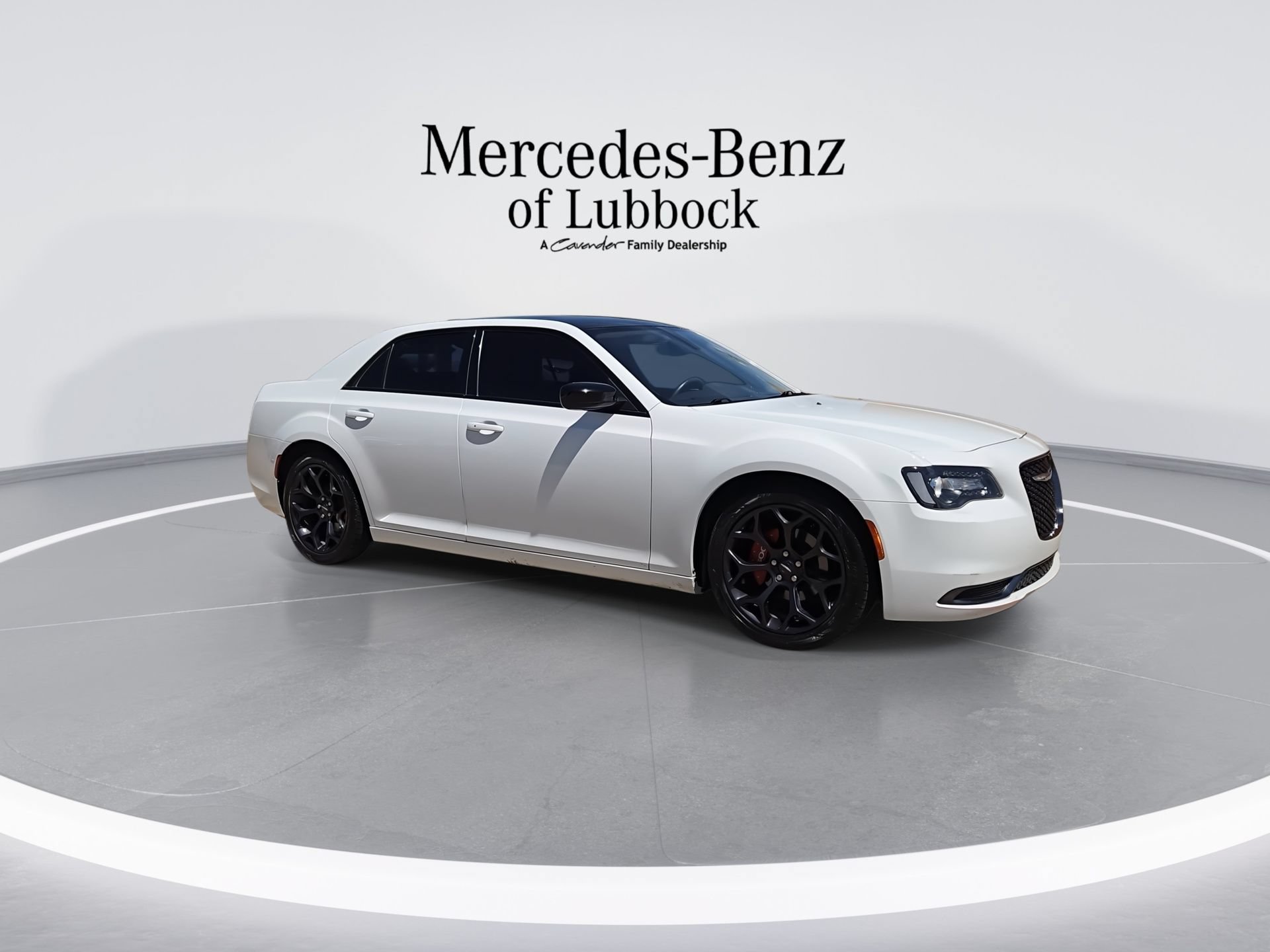 Used 2019 Chrysler 300 Touring w/ Sport Appearance Package RWD image 2