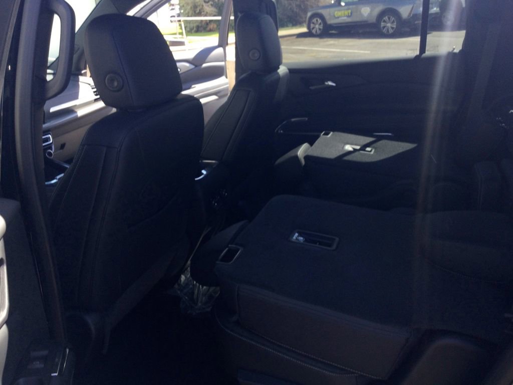 New 2025 Chevrolet Traverse LT w/ Enhanced Driving Package image 11