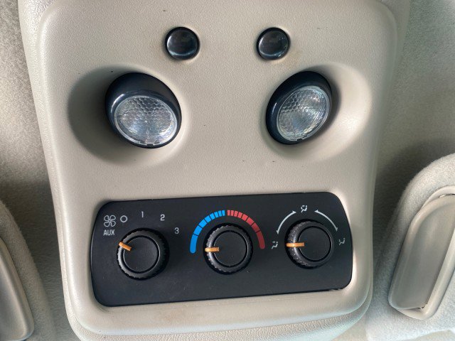 Used 2003 Chevrolet Suburban LS image 66