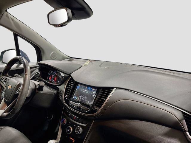 Used 2018 Chevrolet Trax LT w/ LT Convenience Package AWD/4WD image 22