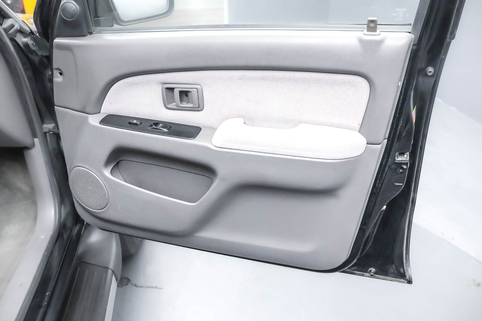 Used 2001 Toyota 4Runner SR5 image 21