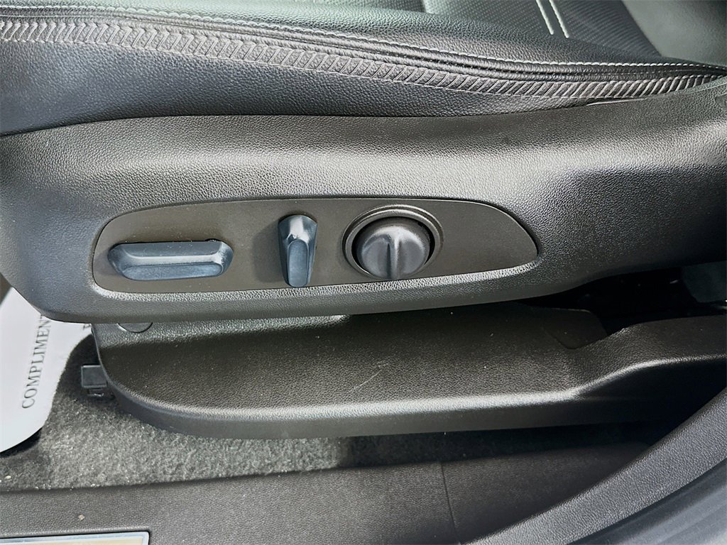 Used 2022 GMC Terrain Denali w/ Denali Premium Package image 19