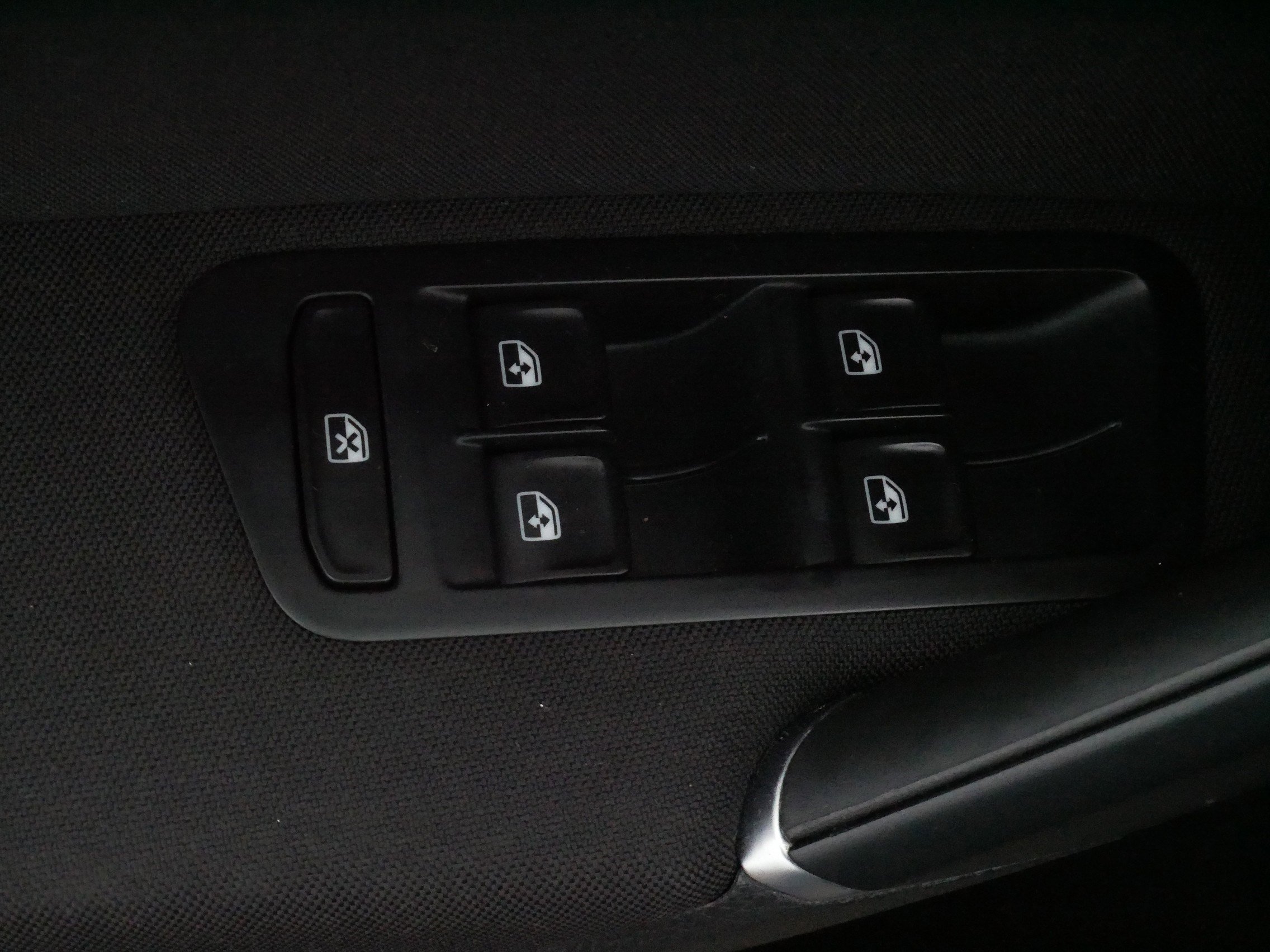 Used 2019 Volkswagen e-Golf SE w/ Driver Assistance Package image 18