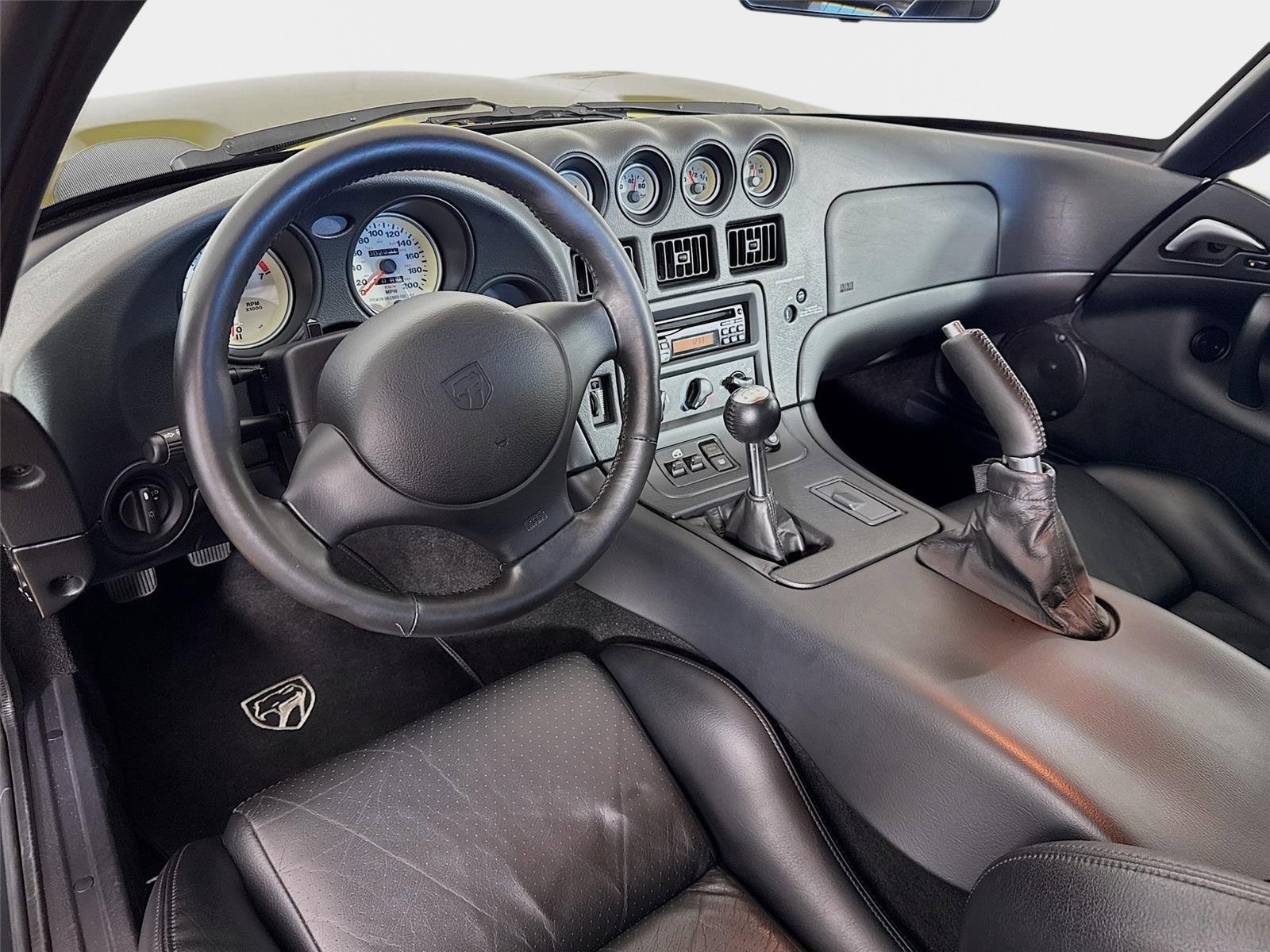 Used 2001 Dodge Viper GTS RWD image 9