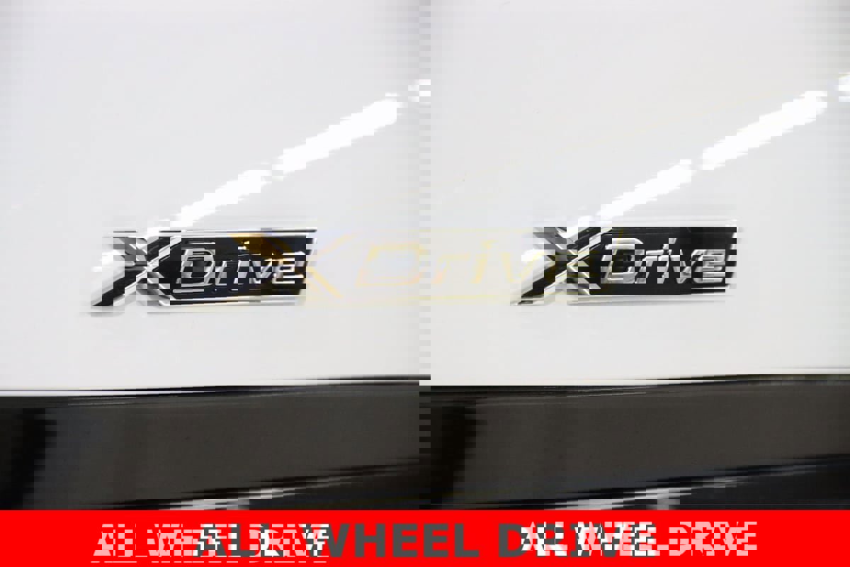 Used 2023 BMW 760i xDrive image 9