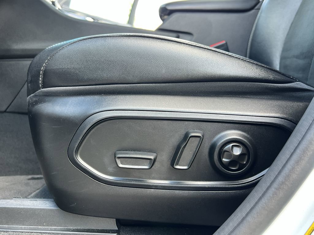 Used 2023 Jeep Grand Cherokee L Laredo image 18