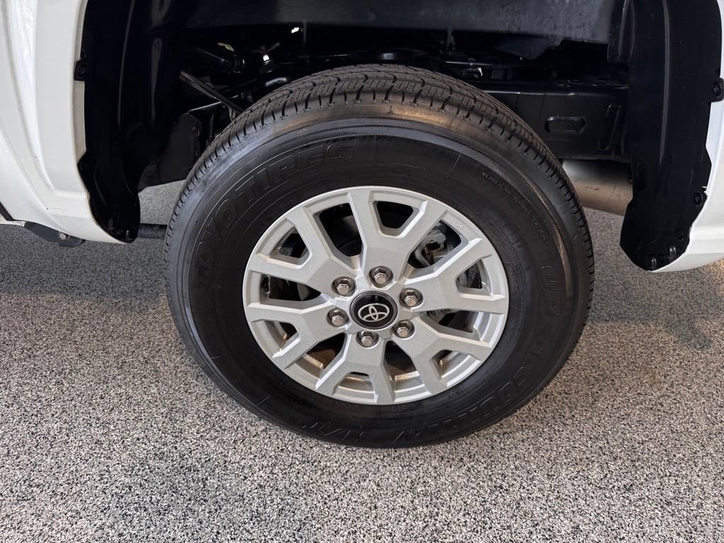 Certified 2025 Toyota Tacoma SR5 AWD/4WD image 15