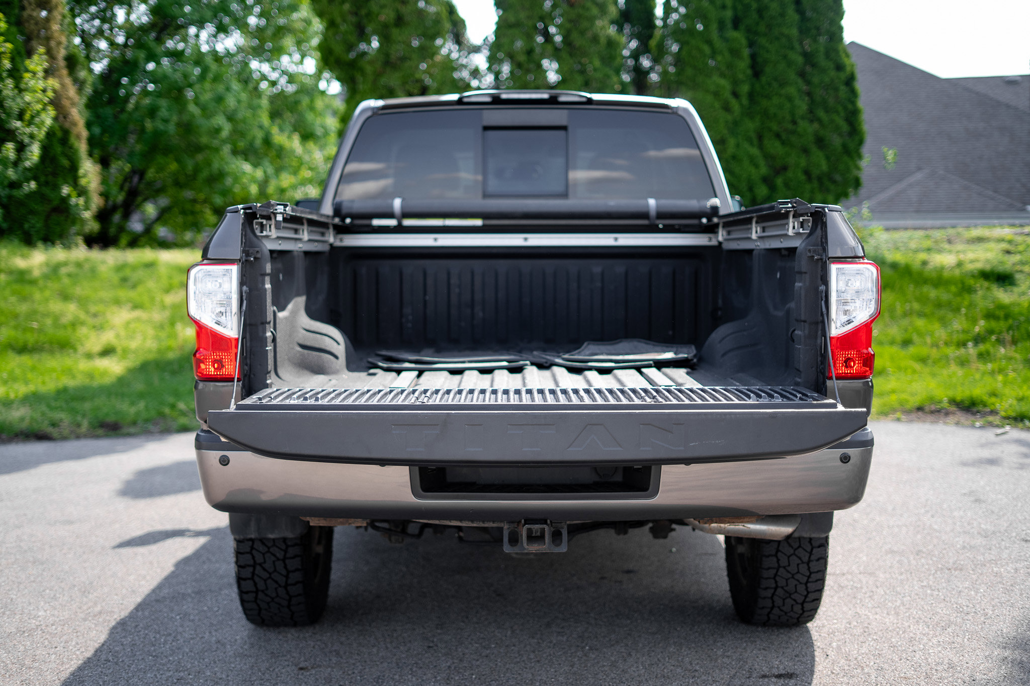 Used 2016 Nissan Titan Platinum Reserve AWD/4WD image 7